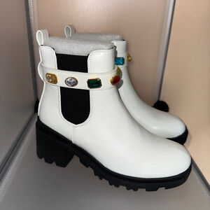 Forever Link Women's Chelsea Studded Strap Chunky Ankle Boots White Size 8 NWT